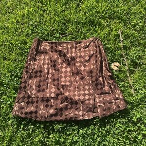 brown skirt